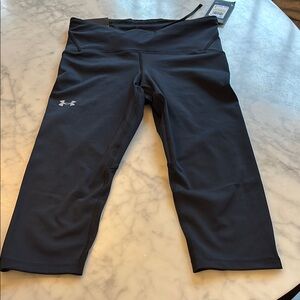 Under Armour Black Capri Leggings with Compression Fit